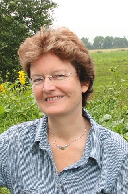 Dr. Gaby Mayr